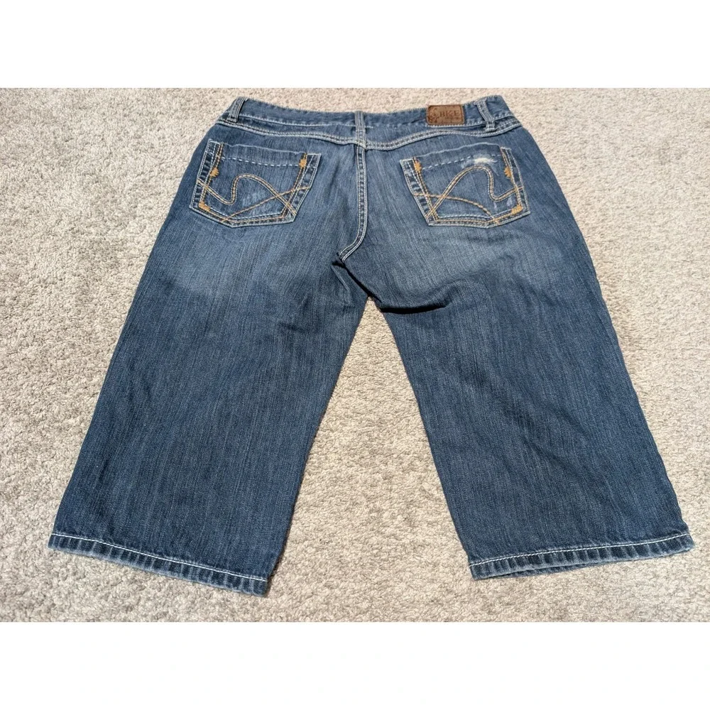 BKE Denim Shorts Women 30 Blue Hannah Capri Long Distressed Vintage Y2K Cotton